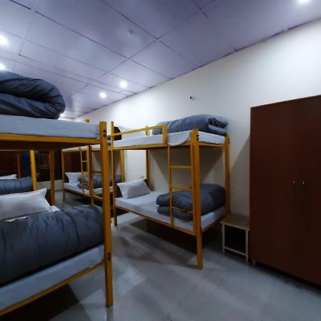 Bir Nest Hostel Buitenkant foto