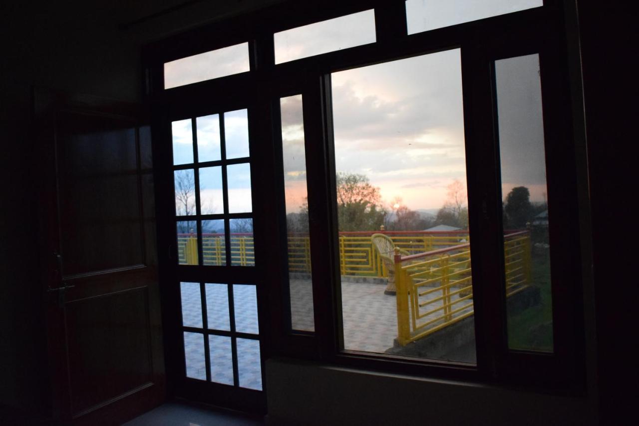 Bir Nest Hostel Buitenkant foto