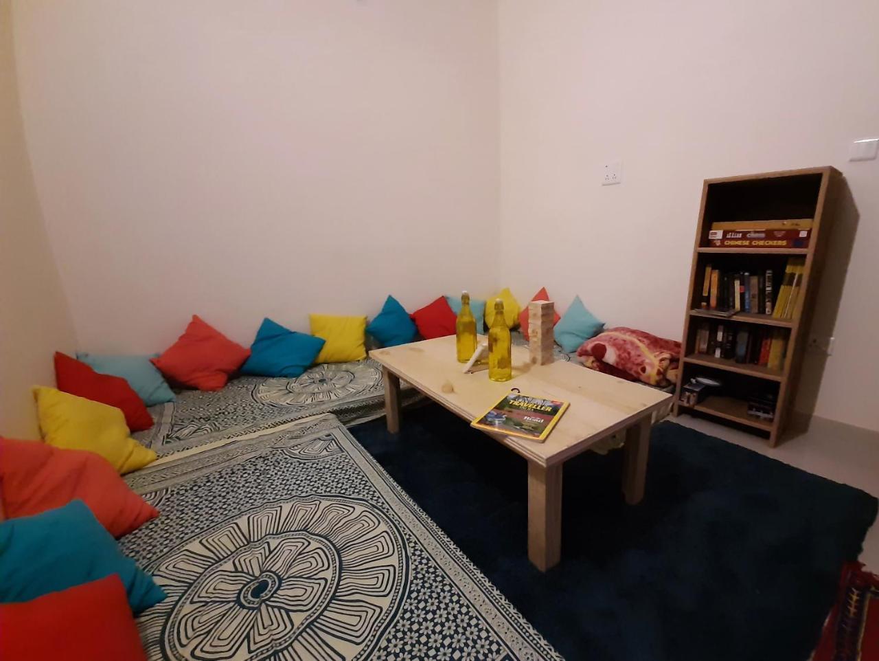 Bir Nest Hostel Buitenkant foto