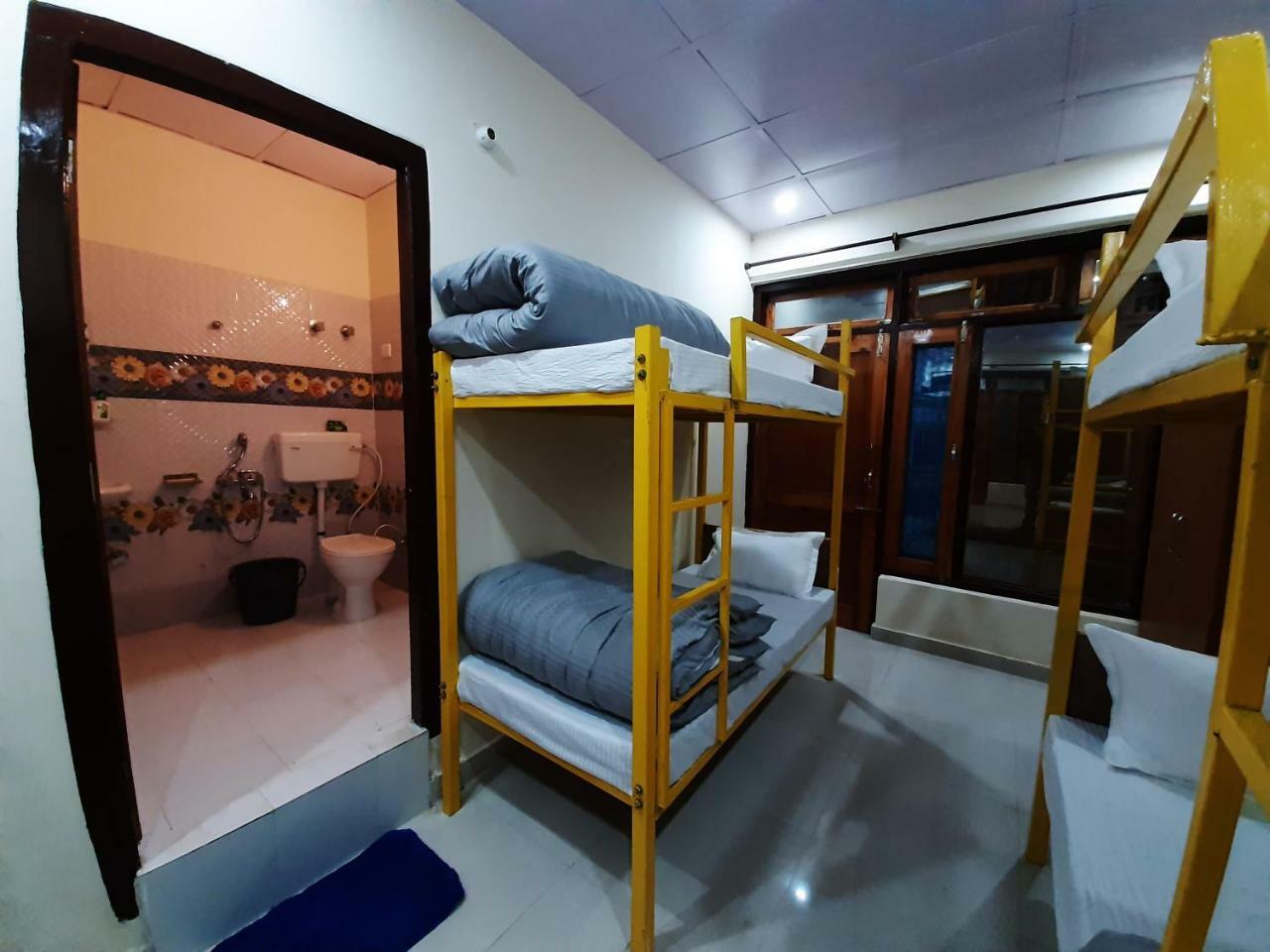 Bir Nest Hostel Buitenkant foto